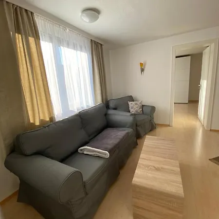 Loehr Apartment *